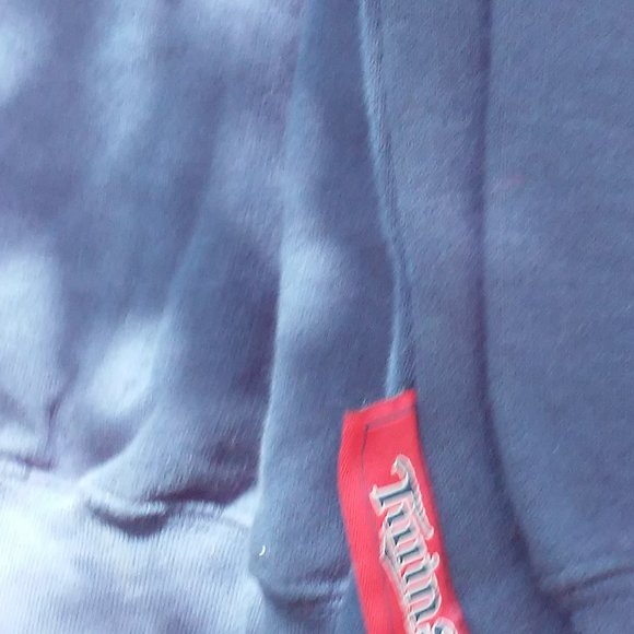 XL Men Blue With Twins in Red Sweatshirt - Picture 4 of 8